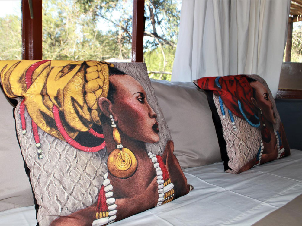 Discover the breathtaking wildlife of South Africa and relax in our luxurious safari lodge.